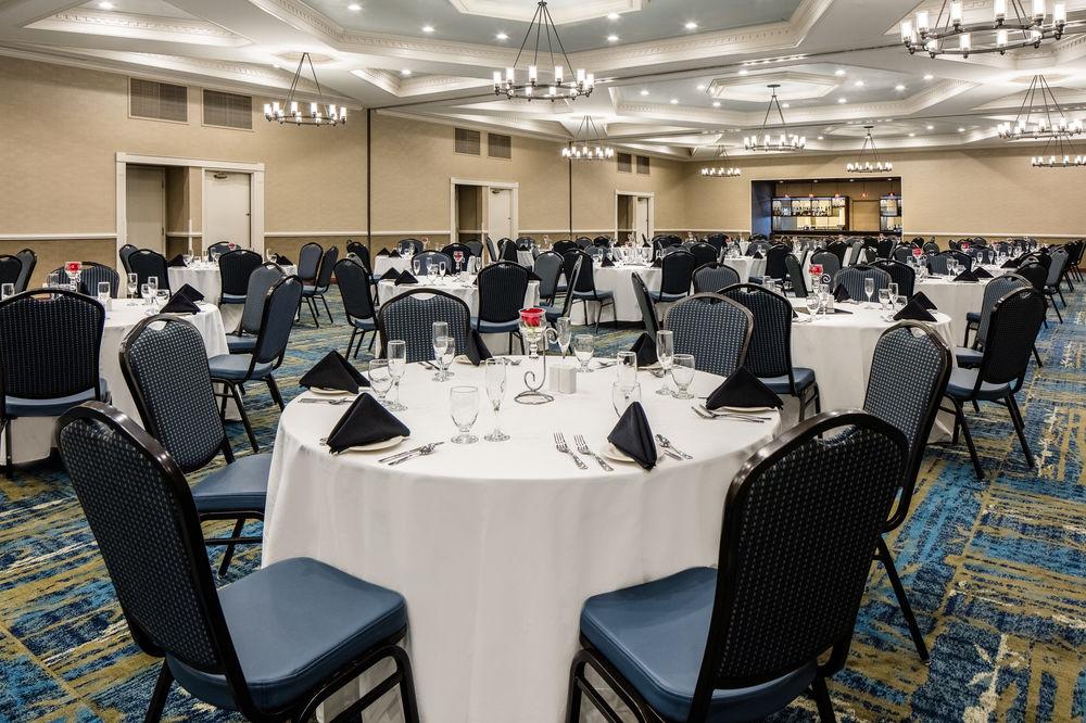Delta Hotels By Marriott Helena Colonial Екстер'єр фото
