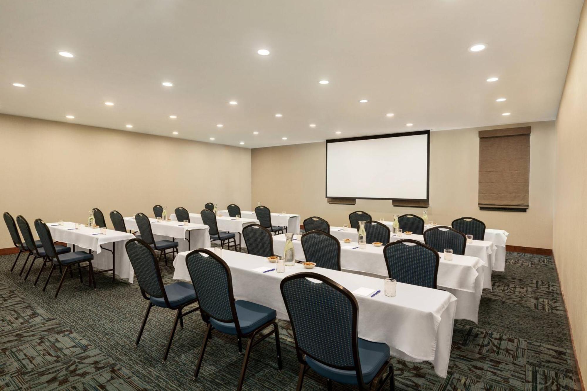 Delta Hotels By Marriott Helena Colonial Екстер'єр фото