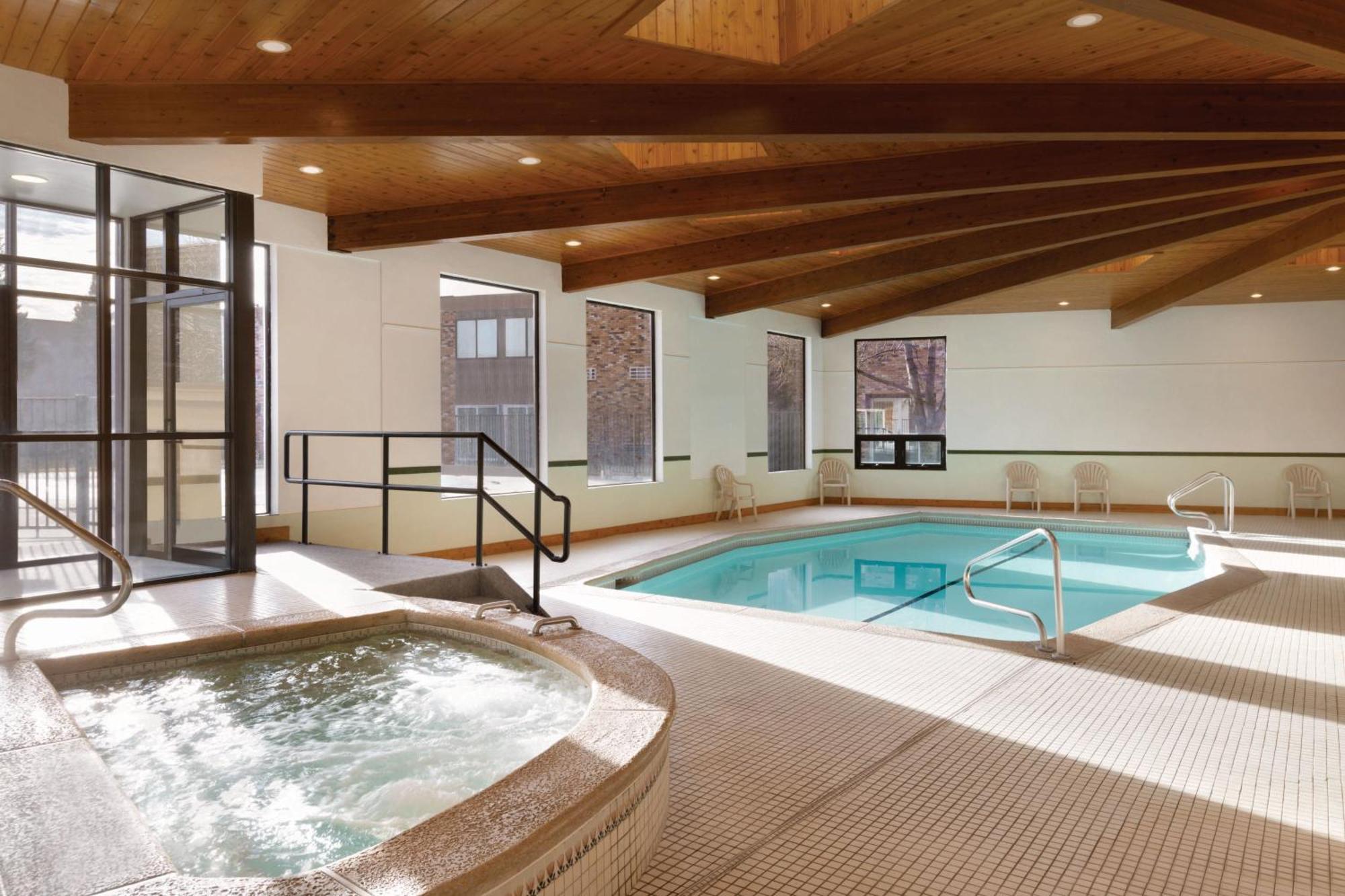 Delta Hotels By Marriott Helena Colonial Екстер'єр фото