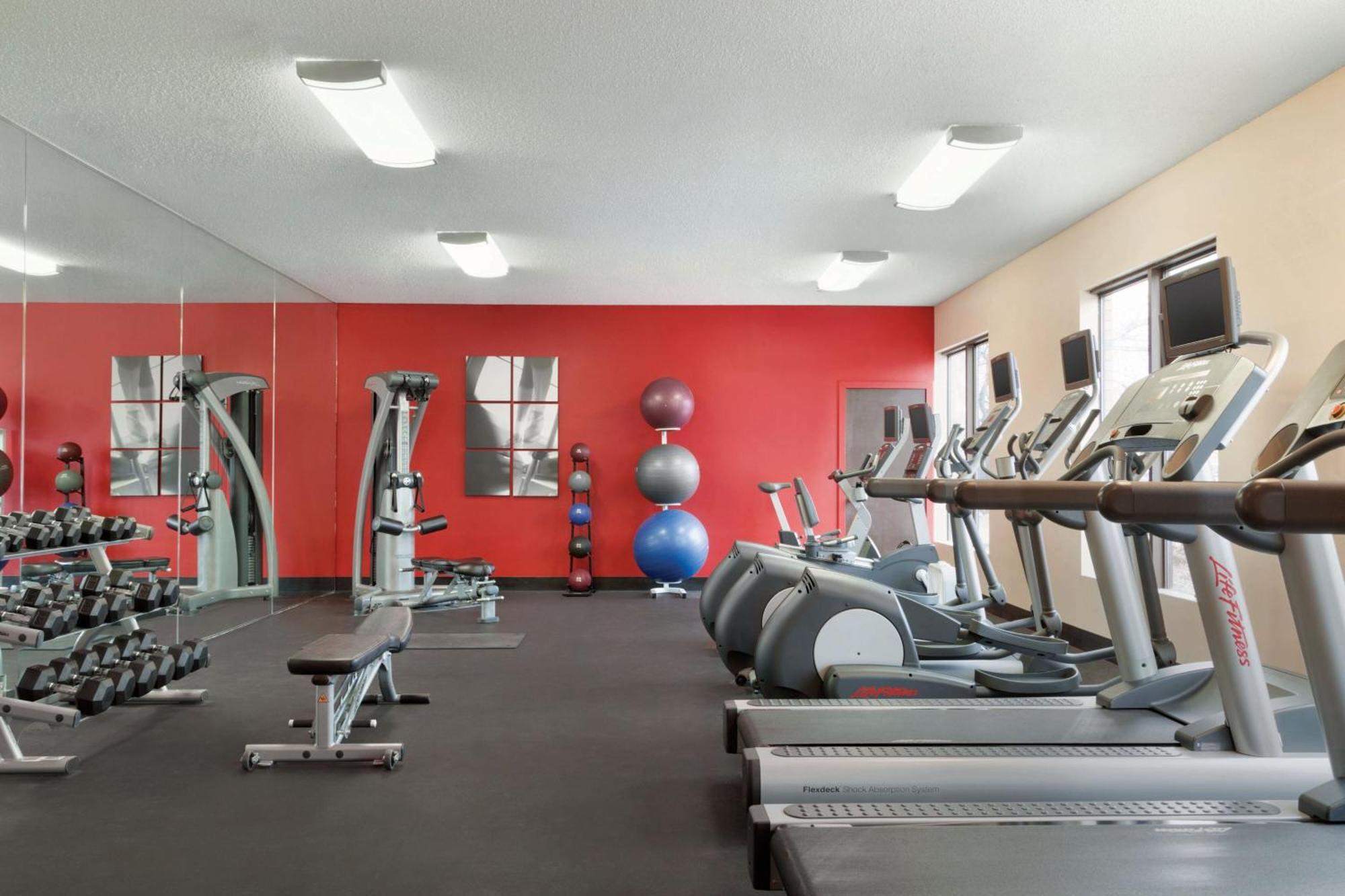 Delta Hotels By Marriott Helena Colonial Екстер'єр фото