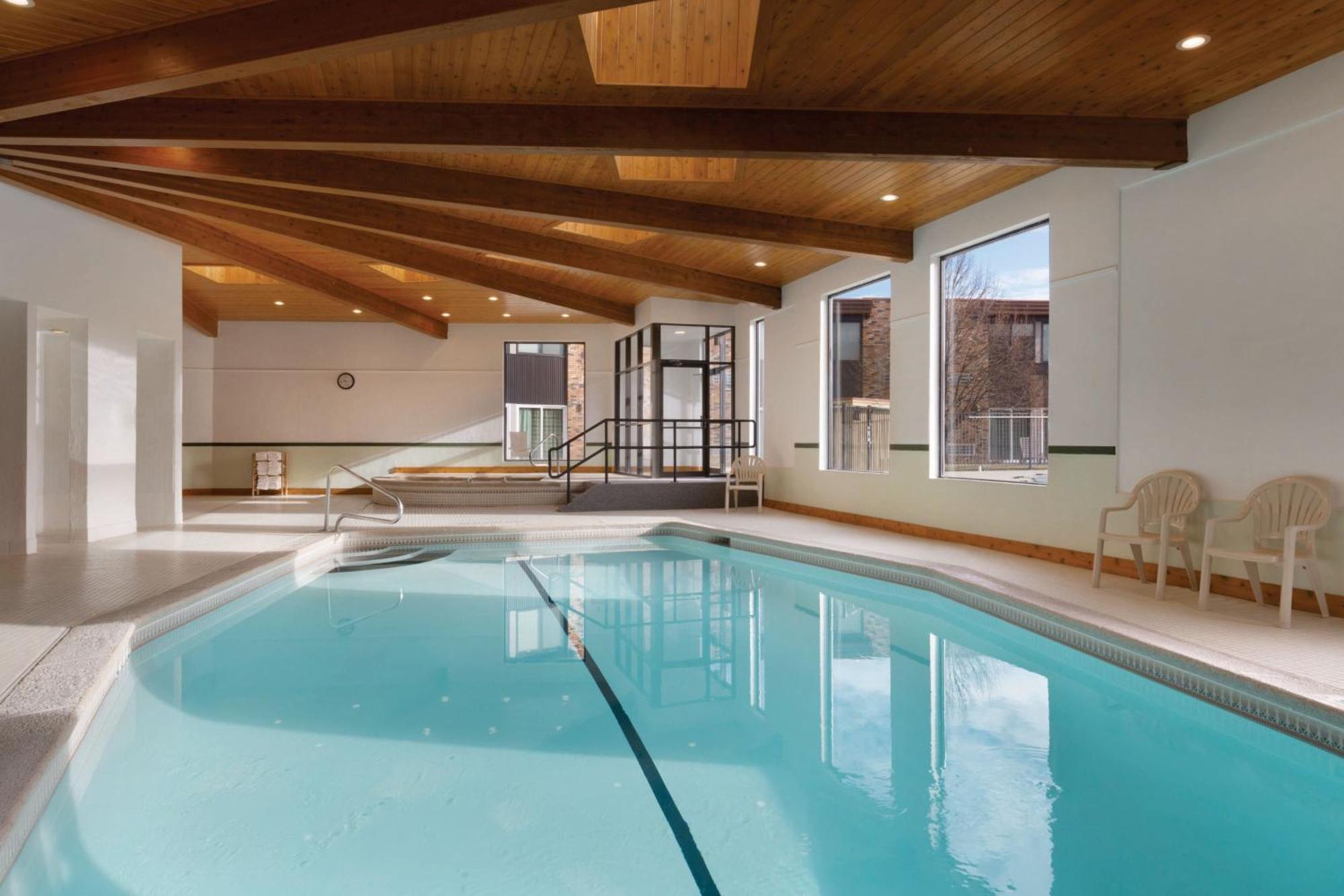 Delta Hotels By Marriott Helena Colonial Екстер'єр фото