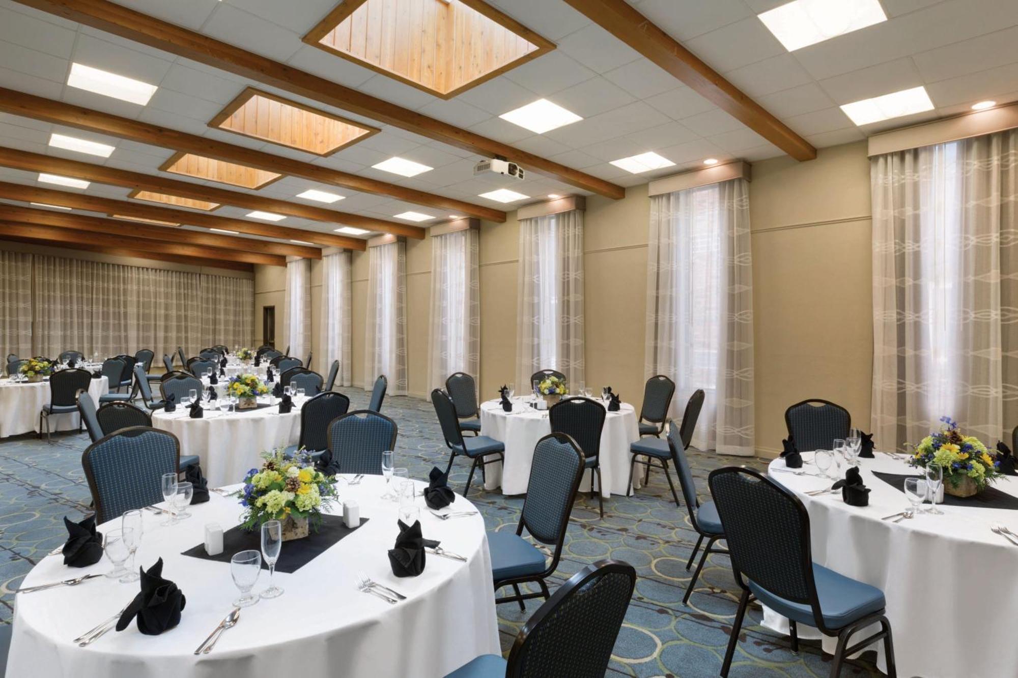 Delta Hotels By Marriott Helena Colonial Екстер'єр фото