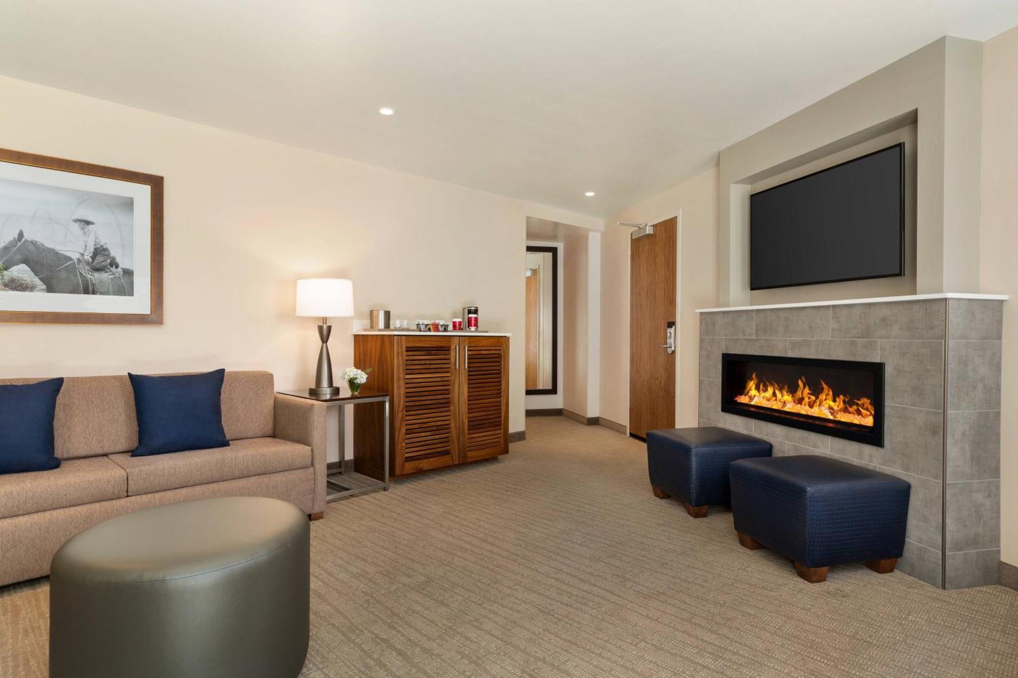 Delta Hotels By Marriott Helena Colonial Екстер'єр фото
