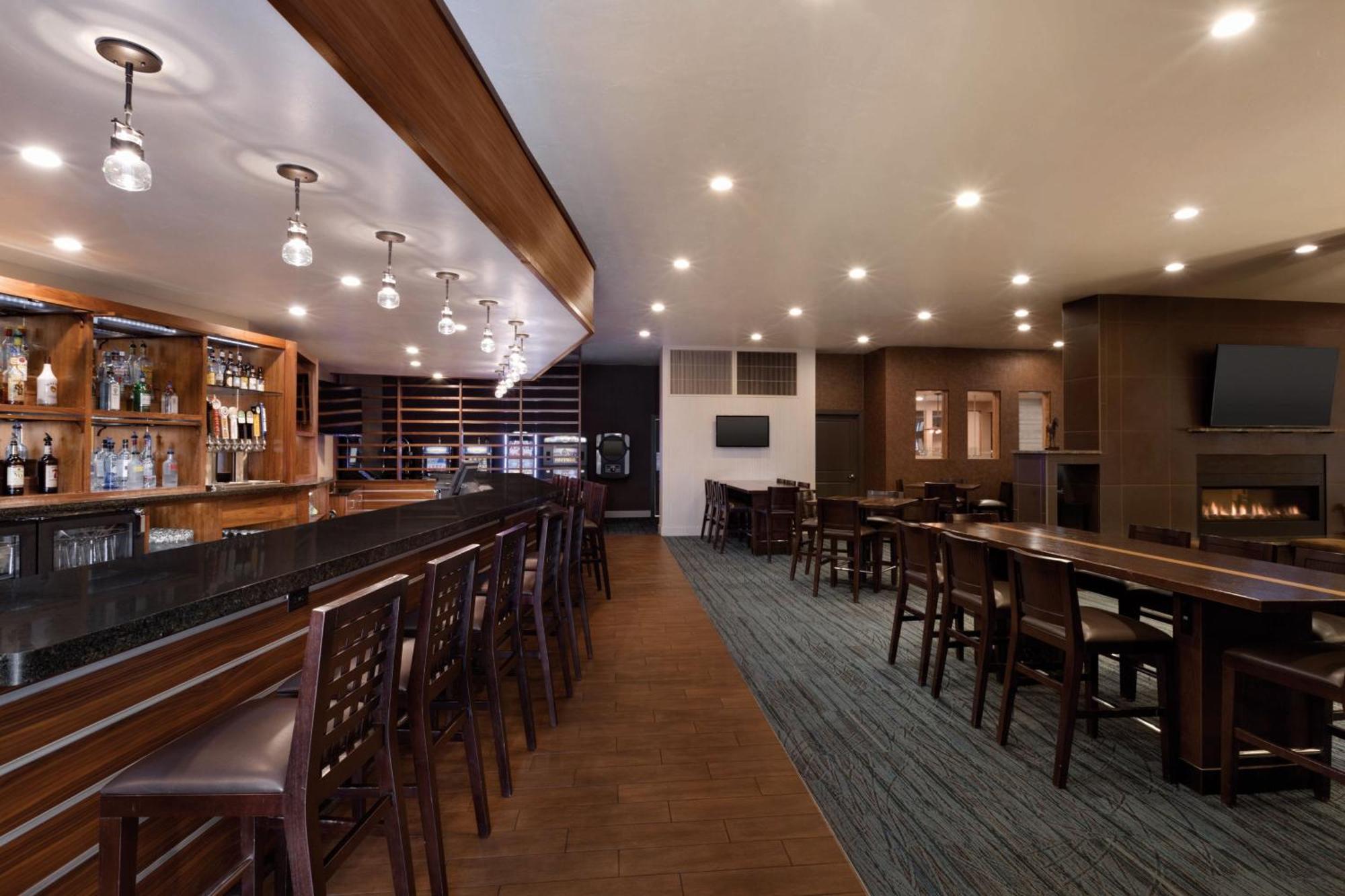 Delta Hotels By Marriott Helena Colonial Екстер'єр фото