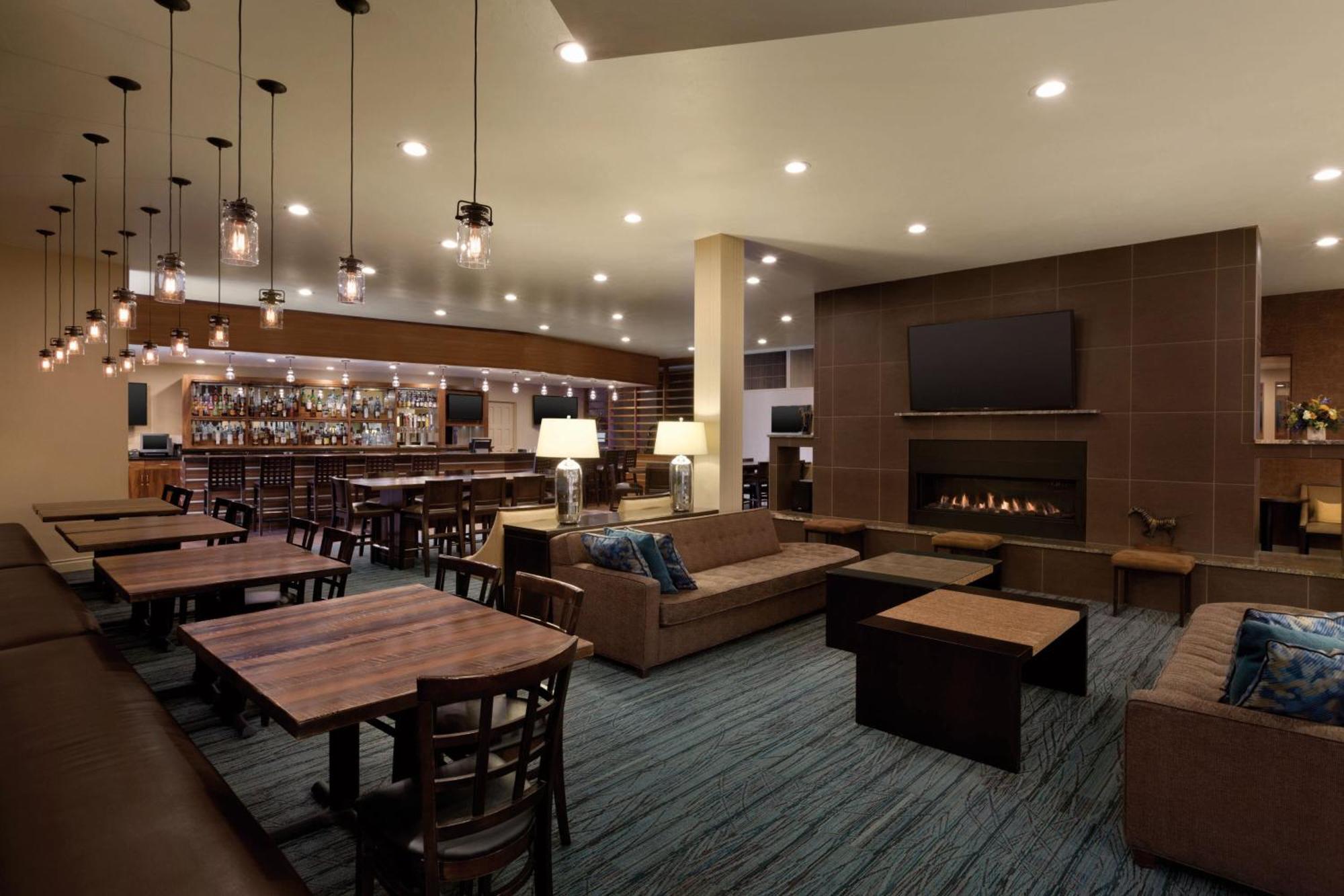 Delta Hotels By Marriott Helena Colonial Екстер'єр фото
