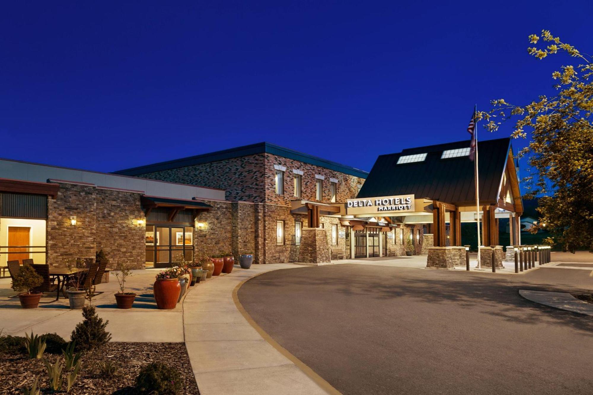 Delta Hotels By Marriott Helena Colonial Екстер'єр фото