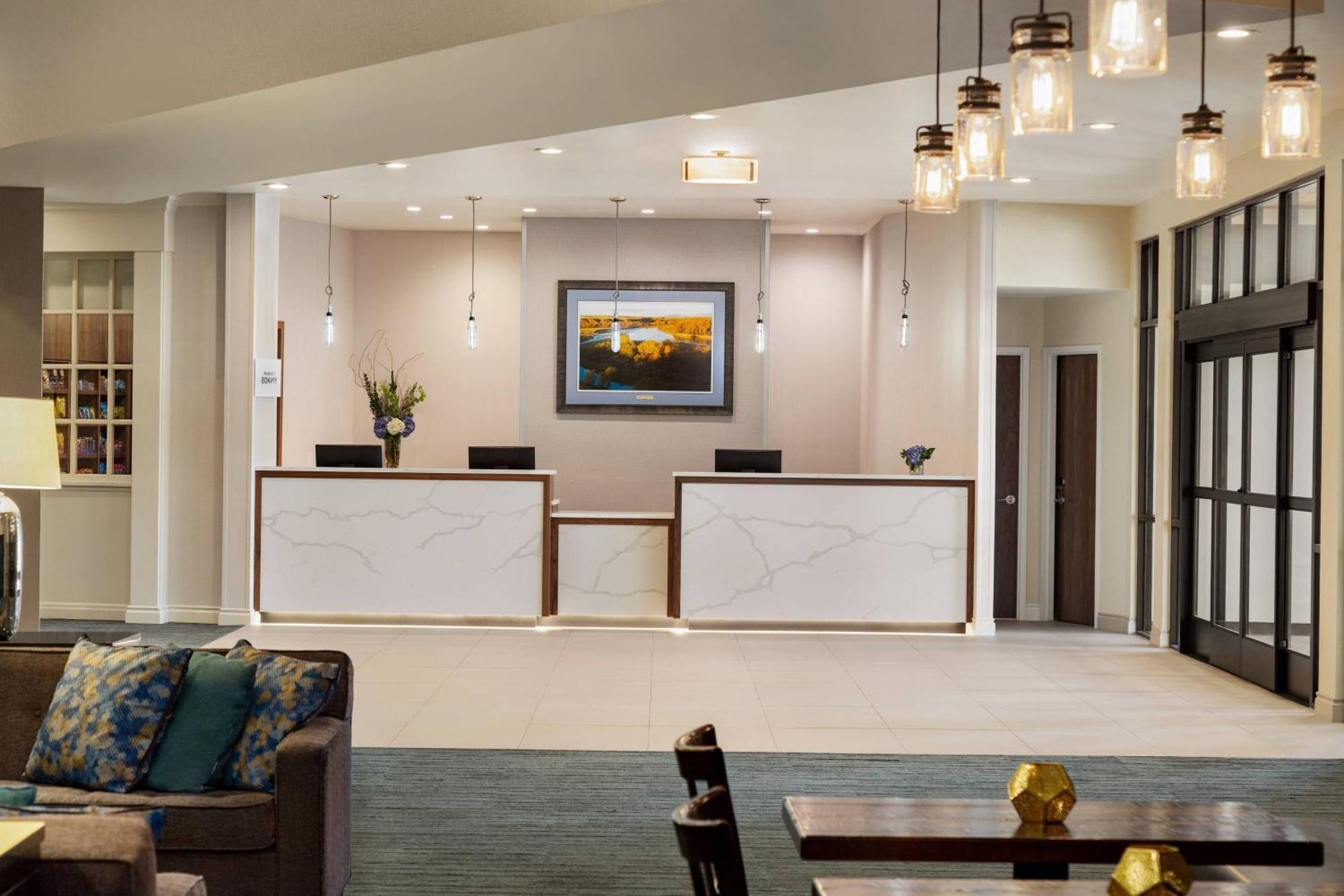 Delta Hotels By Marriott Helena Colonial Екстер'єр фото
