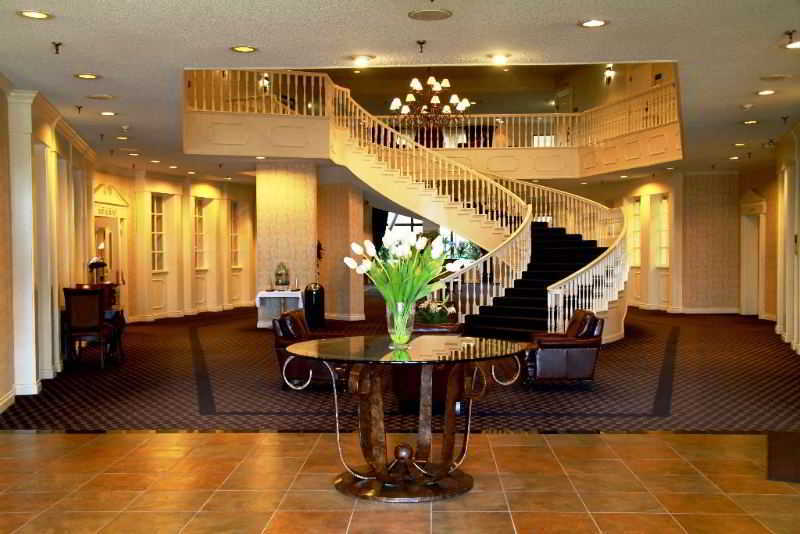 Delta Hotels By Marriott Helena Colonial Екстер'єр фото