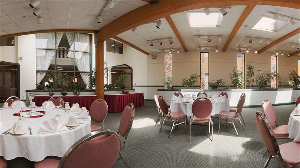 Delta Hotels By Marriott Helena Colonial Екстер'єр фото